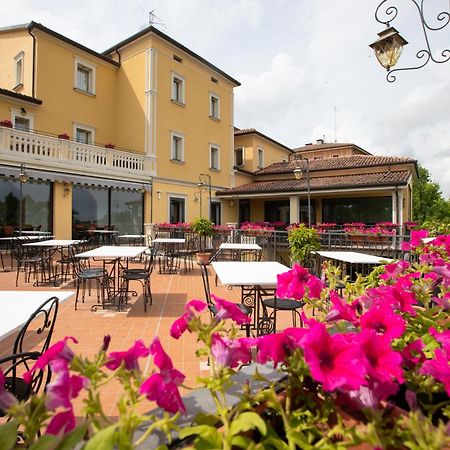 Albergo Cane Dozza Exterior foto