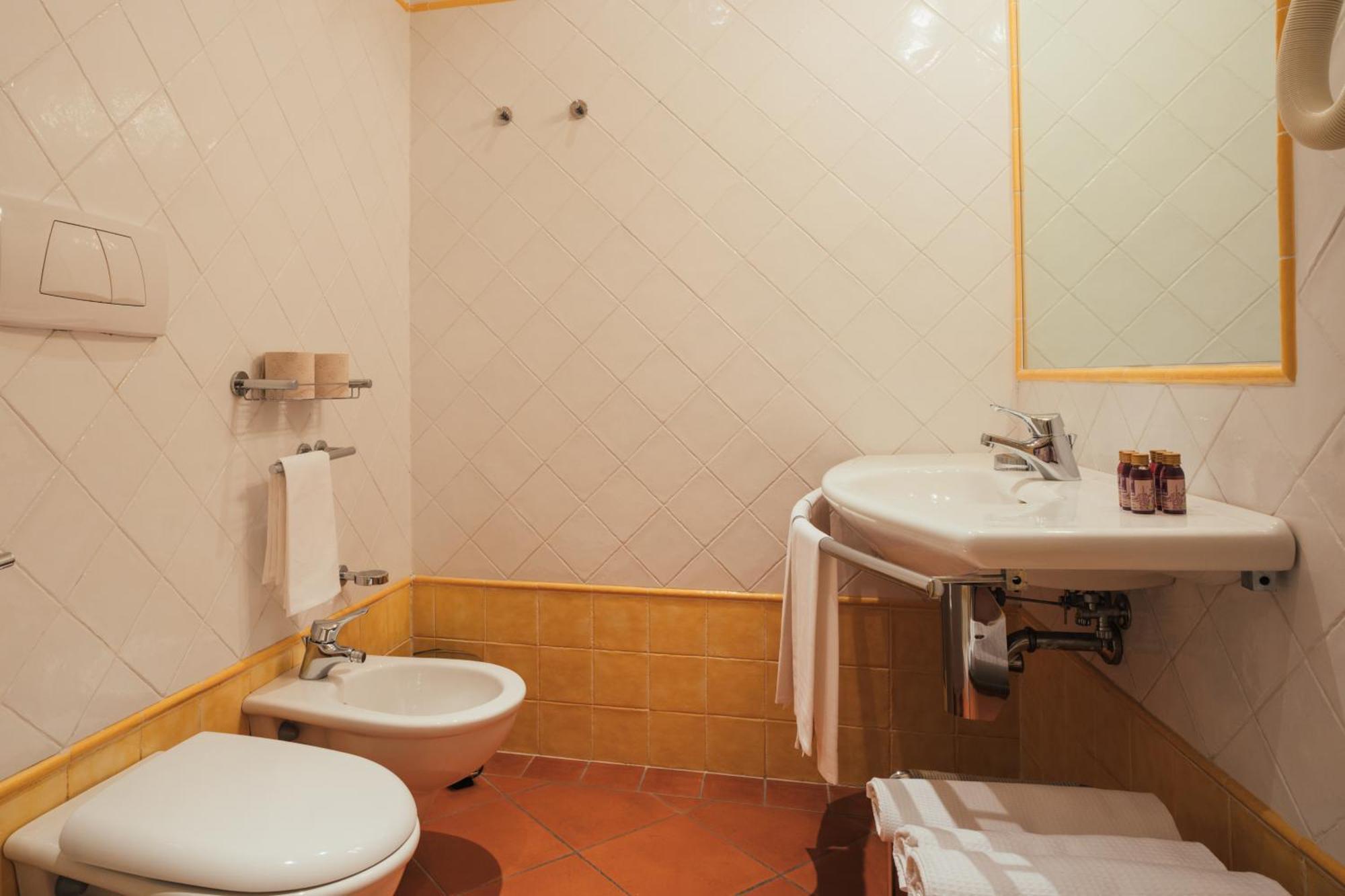 Albergo Cane Dozza Exterior foto