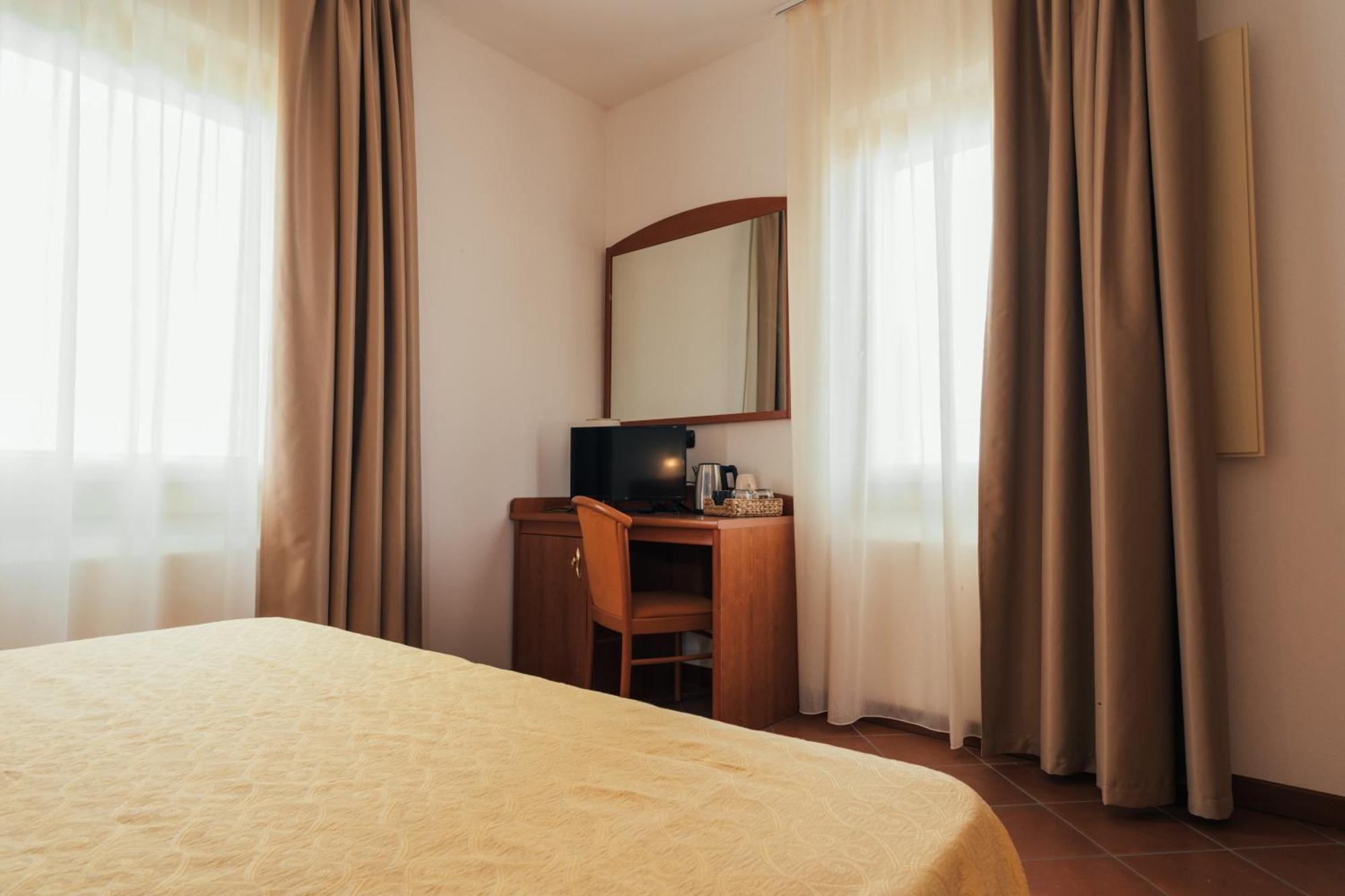 Albergo Cane Dozza Exterior foto