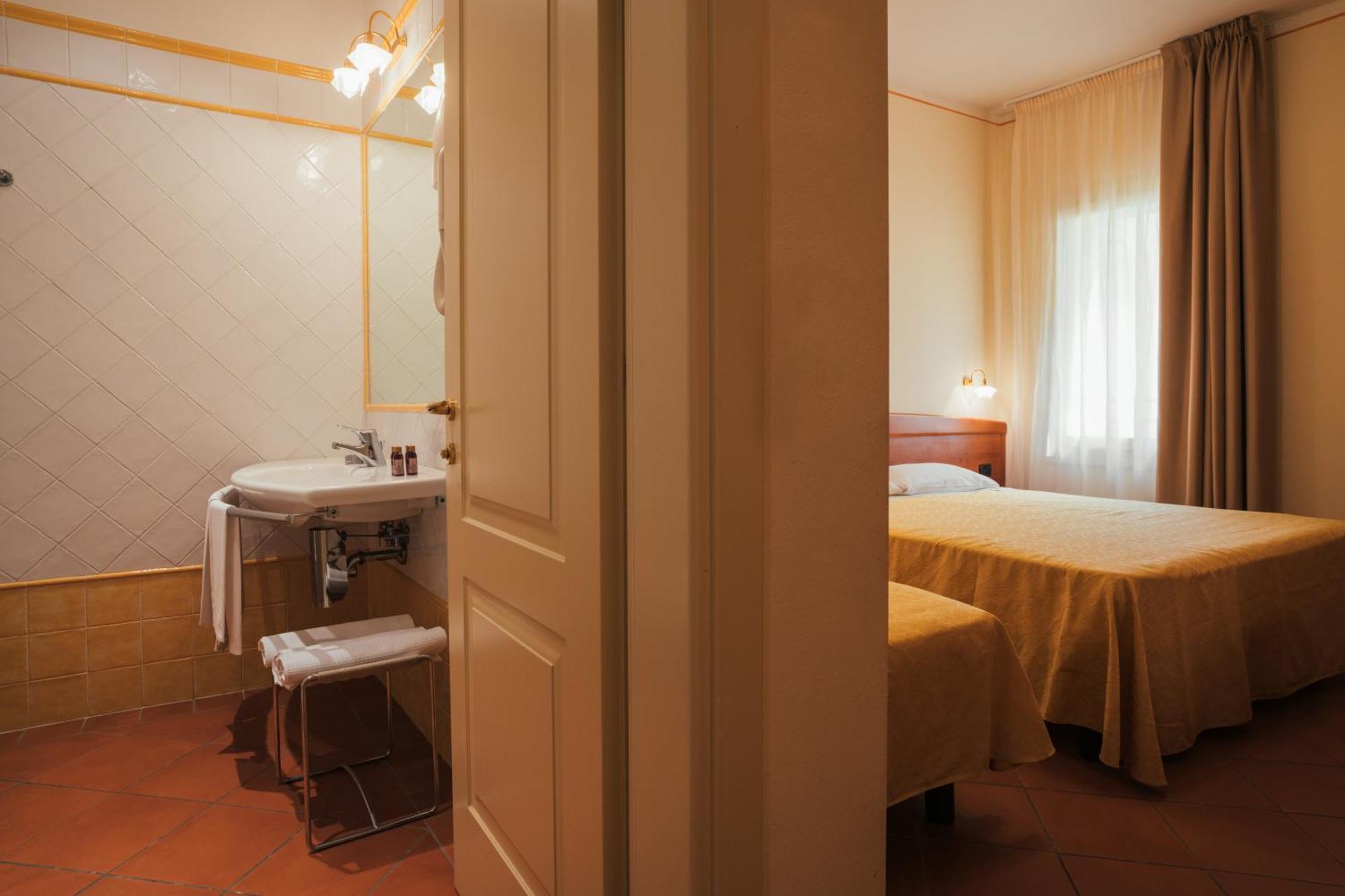 Albergo Cane Dozza Exterior foto